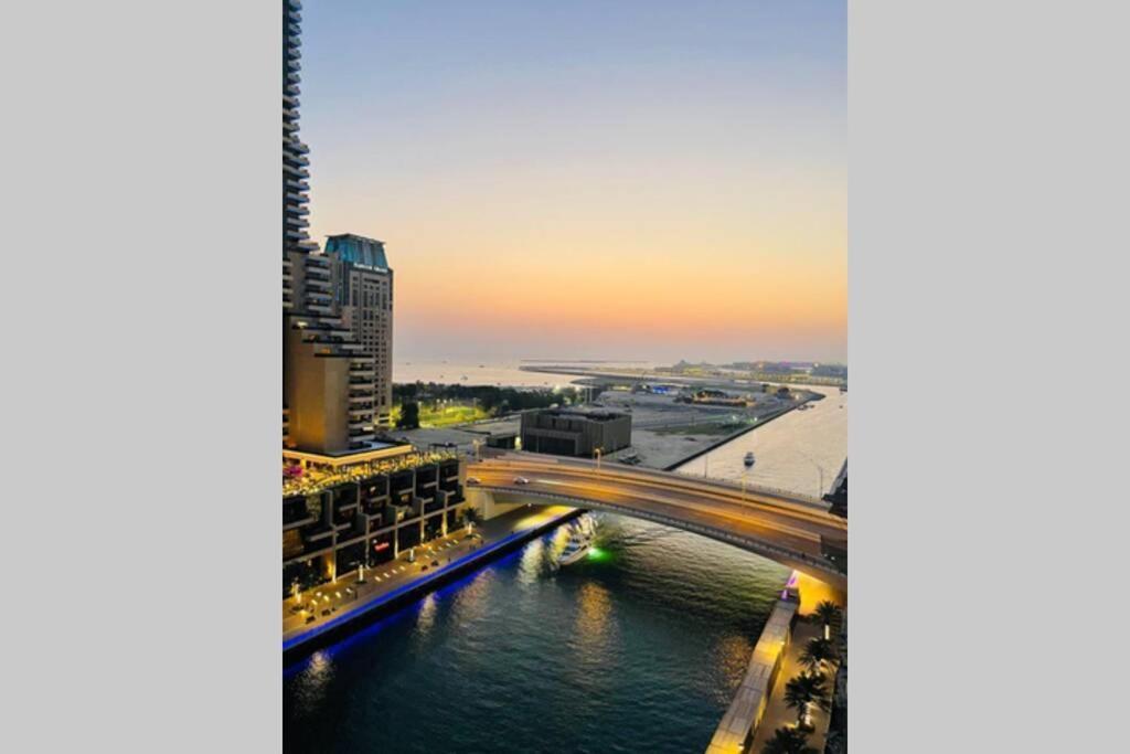 דובאי Cayan Tower Luxury Apartment With Sea View מראה חיצוני תמונה